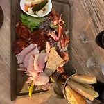 ホテル Restaurant La Dame Du モンフランカン
