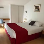 ホテル Restaurant La Dame Du モンフランカン