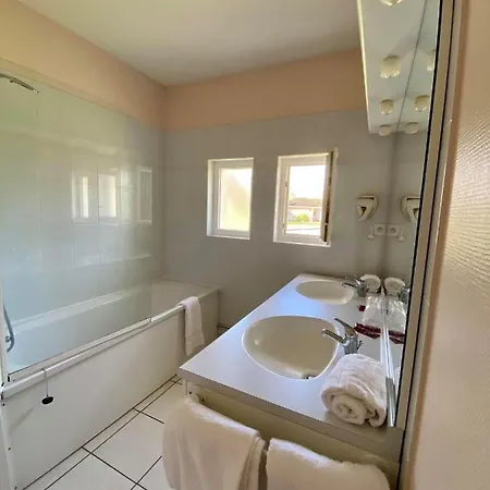 Ξενοδοχείο Restaurant La Dame Du